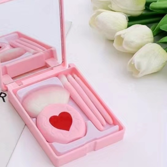 SUPER CUTE!! Pink Red ❤️ Heart Makeup Brushes Brush Set Mirror Case Travel Gym - Picture 2 of 2